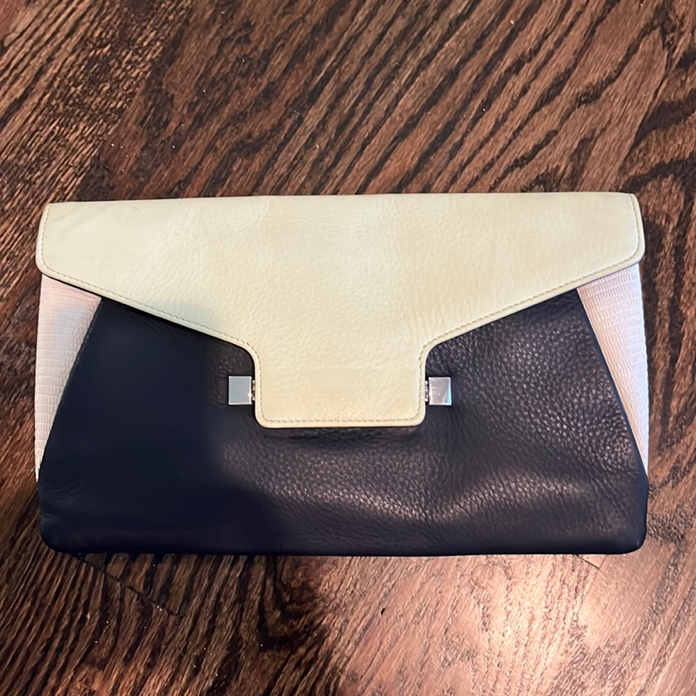 Clutch purse